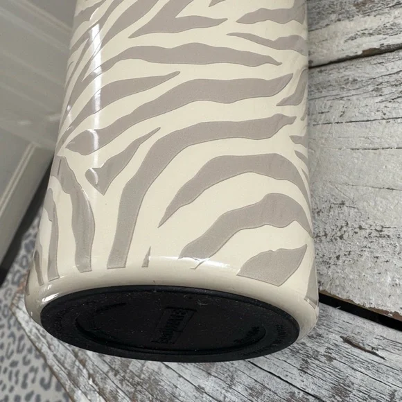 Brumate 40oz Era. Zebra Print - Picture 8 of 8